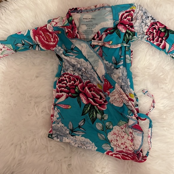 Posh Peanut Ruffle tie front Kimono top and footed bottoms - Picture 4 of 6